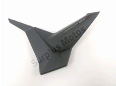 Cache lateral gauche