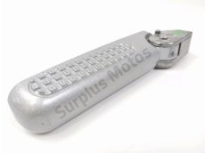 Platine et repose pieds arriere gauche