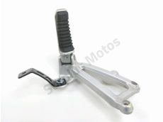 Platine et repose pieds arriere gauche