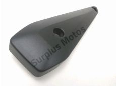 Cache lateral gauche