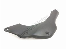 Cache lateral gauche