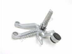 Platine et repose pieds arriere droit