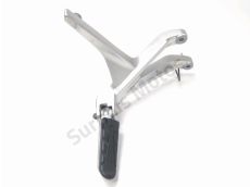 Platine et repose pieds arriere droit