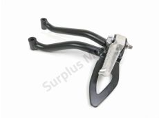 Platine et repose pieds arriere droit