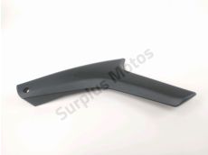 Cache lateral gauche