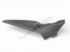 Cache lateral gauche