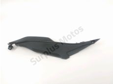 Cache lateral gauche