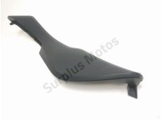 Cache lateral gauche