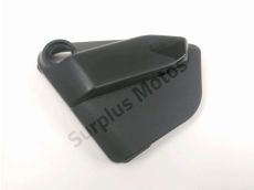 Cache lateral gauche