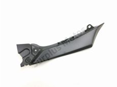 Cache lateral gauche