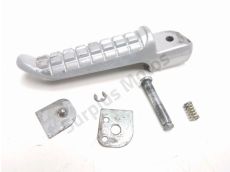 Repose pieds arriere droit