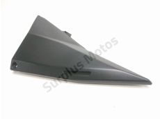 Cache lateral gauche