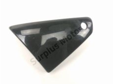 Cache lateral gauche