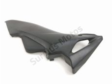 Cache lateral gauche