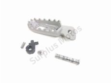 Repose pieds arriere droit