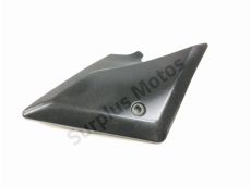 Cache lateral gauche