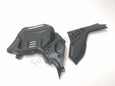 Cache lateral gauche