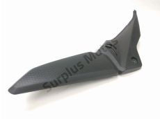 Cache lateral gauche