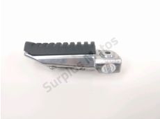 Repose pieds arriere droit