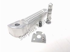 Repose pieds arriere droit