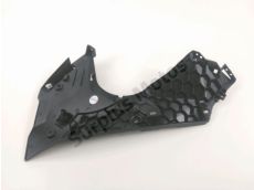 Sous face de carenage droit