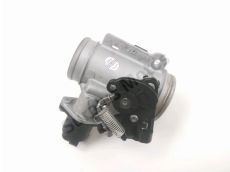 Corps d'injection gauche