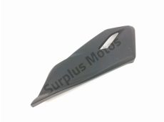 Cache lateral gauche