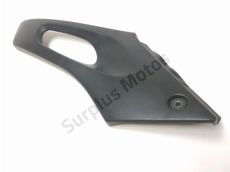 Cache lateral gauche