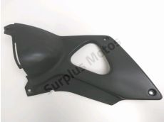 Cache lateral gauche