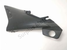 Cache lateral gauche