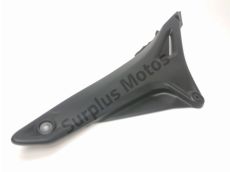 Cache lateral gauche