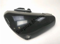 Cache lateral gauche