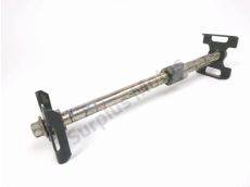 Axe de roue arriere