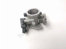 Corps d'injection droit