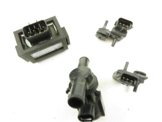 Relais boitier electrique occasion KAWASAKI Z 750 2008