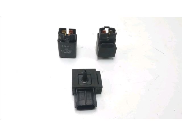 Relais boitier electrique occasion SUZUKI GSXR 600 2009