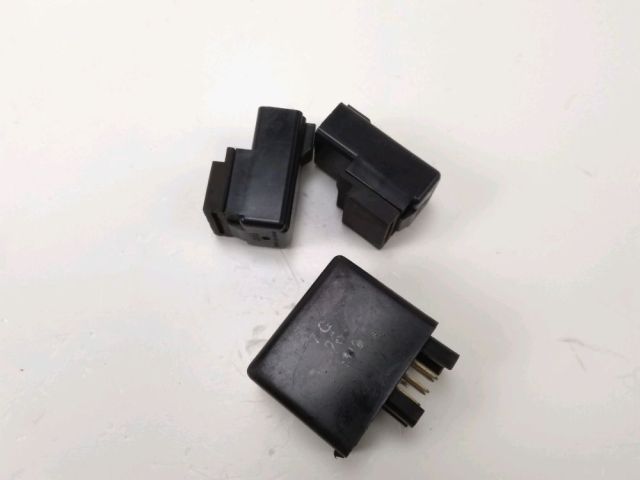 Relais boitier electrique occasion SUZUKI AN 400 BURGMAN 2005