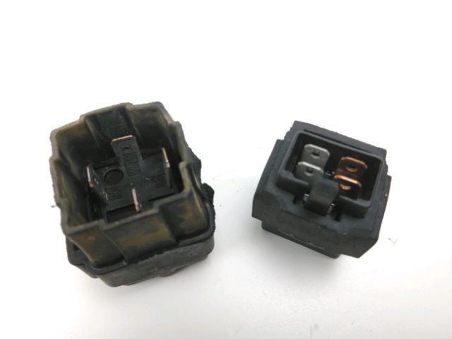 Relais boitier electrique occasion APRILIA RSV4 2011