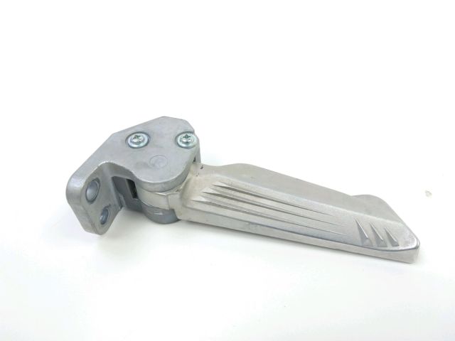 Platine et repose pieds arriere droit occasion YAMAHA XC 125 MAJESTY 2014