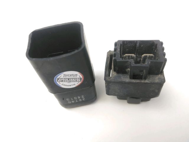 Relais boitier electrique occasion SUZUKI DR 125 2000