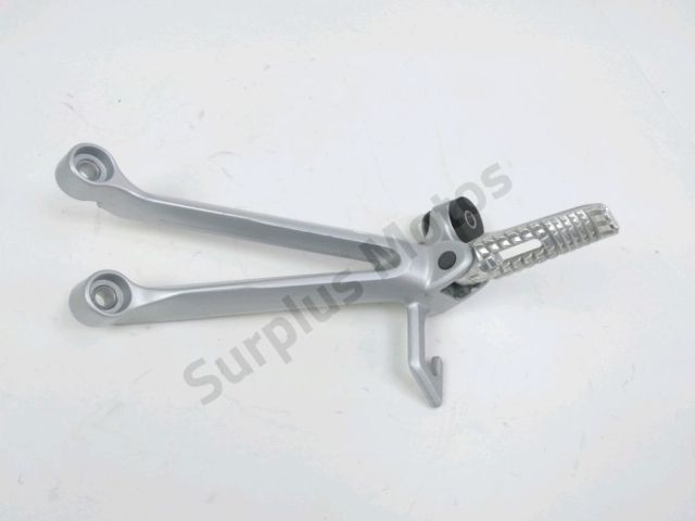 Platine et repose pieds arriere droit occasion SUZUKI GSXR 1000 2007