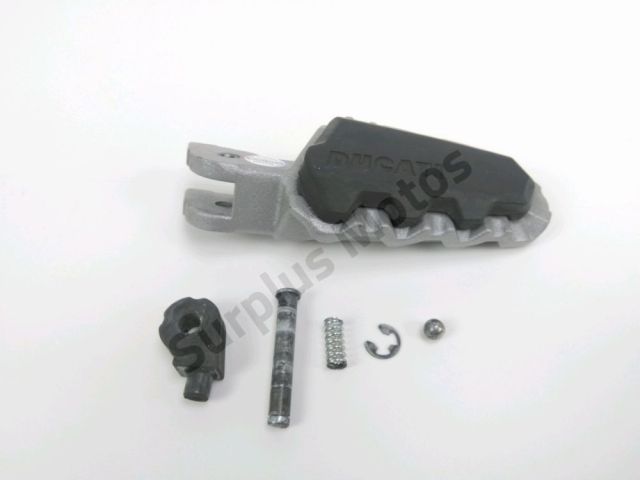 Repose pieds arriere droit occasion DUCATI 1200 MULTISTRADA 2011