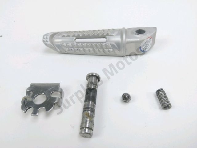 Repose pieds arriere gauche occasion TRIUMPH STREET TRIPLE  2018