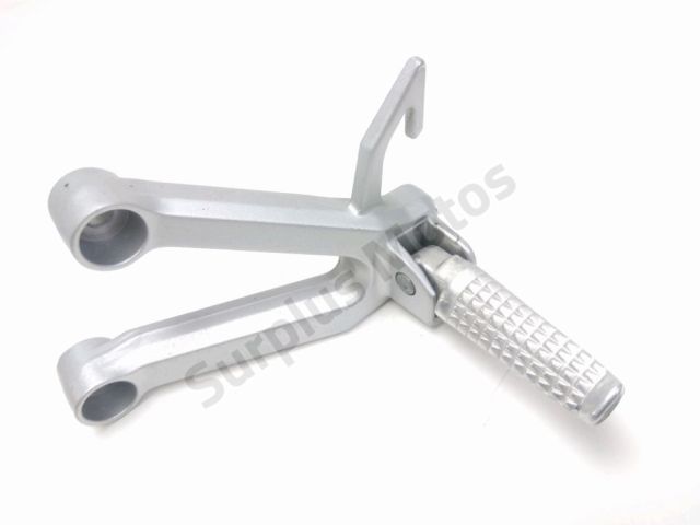 Platine et repose pieds arriere gauche occasion SUZUKI SV 650 2008