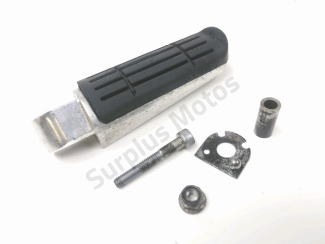 Repose pieds arriere droit occasion YAMAHA FZ6 600 S FAZER 2007