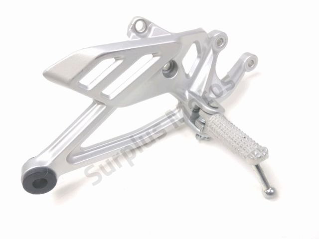 Platine avant droite occasion YAMAHA YZF-R 2023