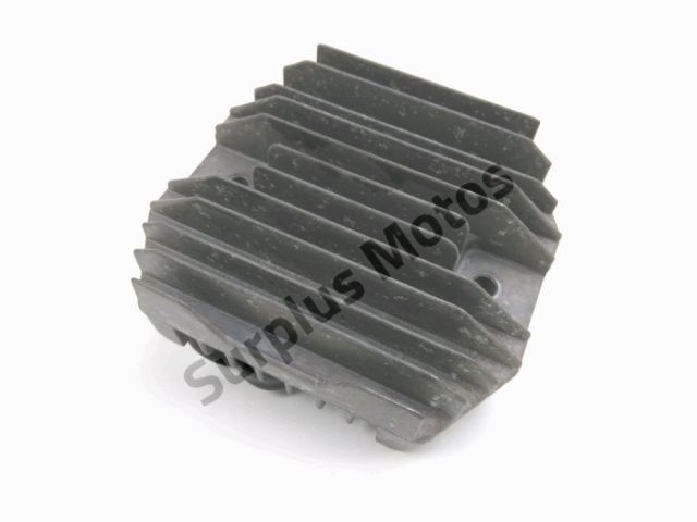 Regulateur de tension occasion TRIUMPH TIGER 2010