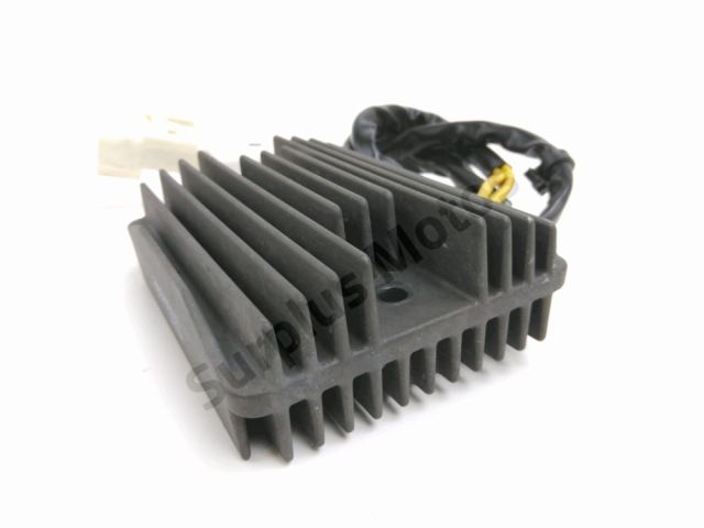 Regulateur de tension occasion PIAGGIO X10 350 2014